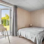 Feriehus 1 Bedroom Gorgeous In
