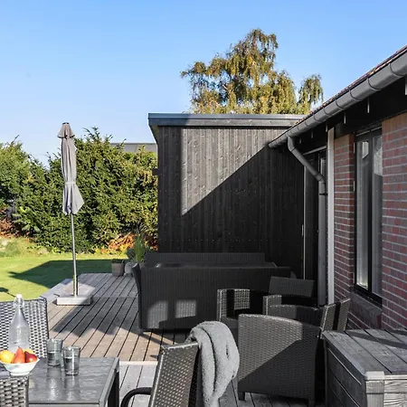 Vakantiehuis 1 Bedroom Gorgeous In *