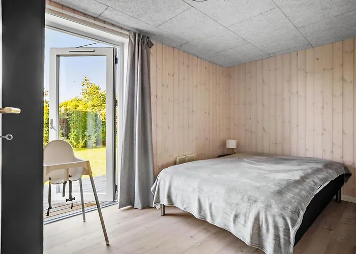 Feriehus 1 Bedroom Gorgeous In