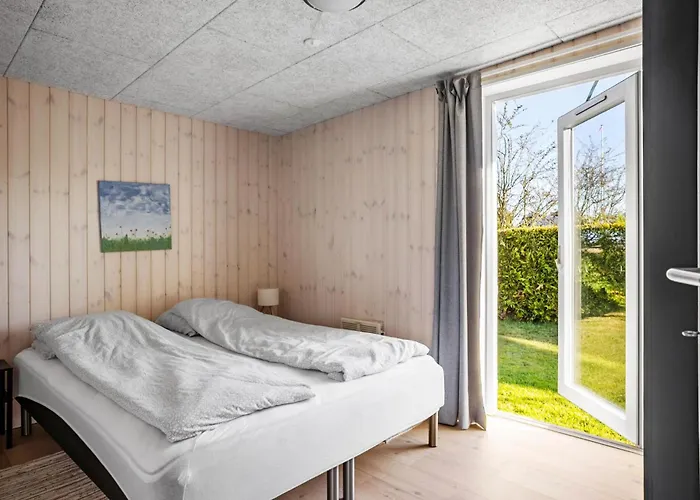 Feriehus 1 Bedroom Gorgeous In